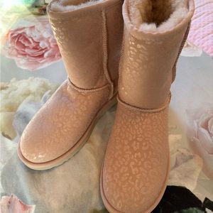 UGG classic short boot